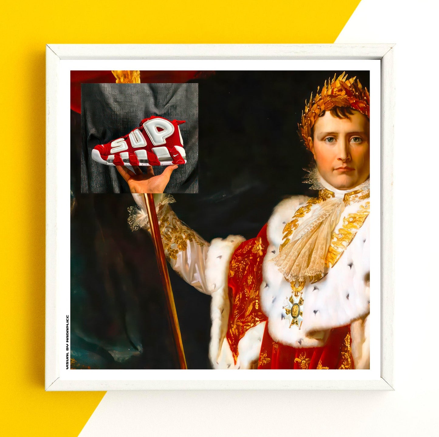 Mockup du tirage d’art Napoleonic Kicks sous cadre blanc pour décoration murale