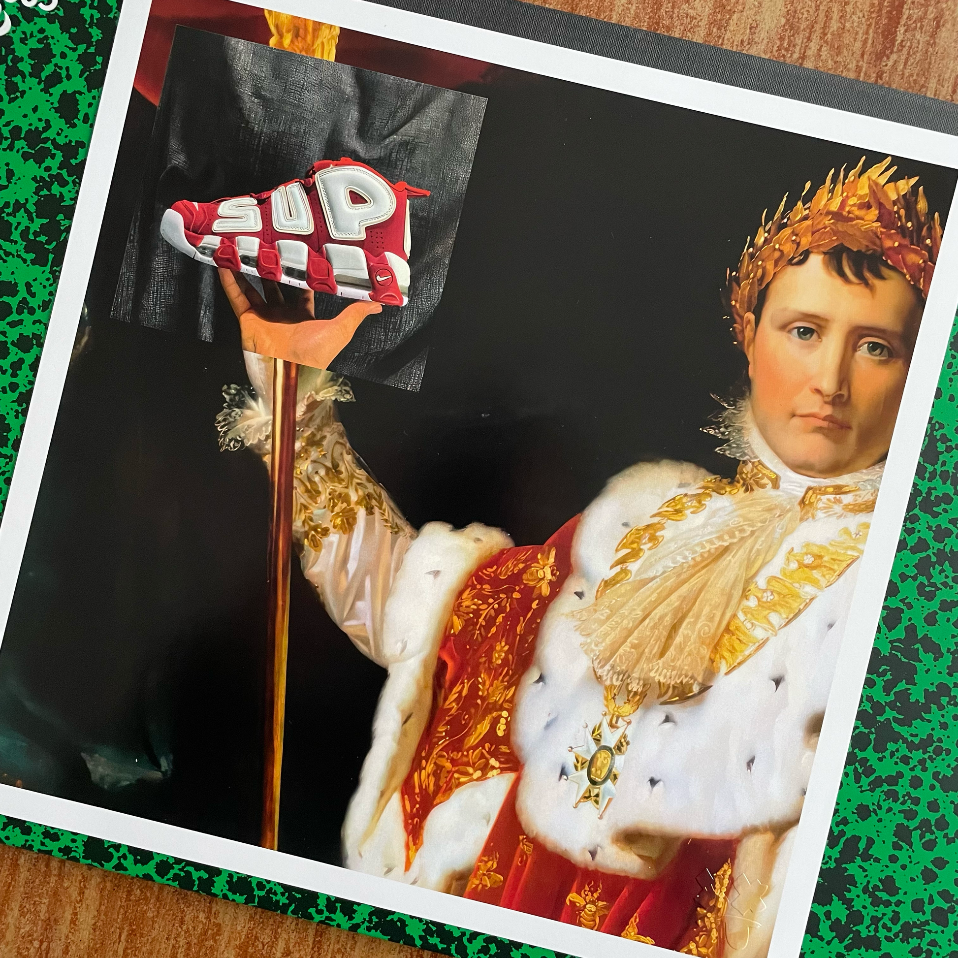 Détail du tirage d’art Napoleonic Kicks imprimé en France et poinçonné Nada Plicc