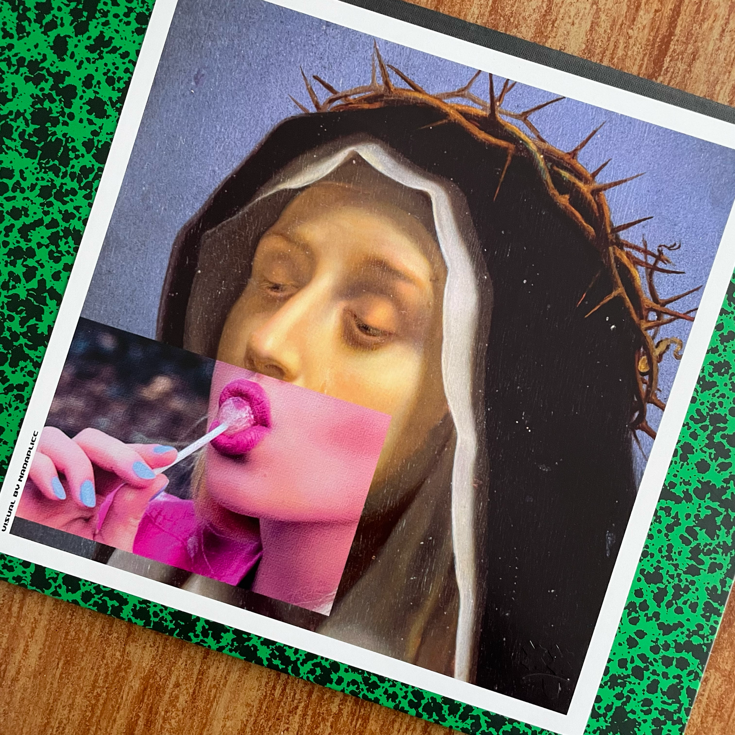 Détail du tirage d’art Saintly Sugar imprimé en France et poinçonné Nada Plicc